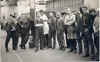 crowd2.jpg (87019 bytes)